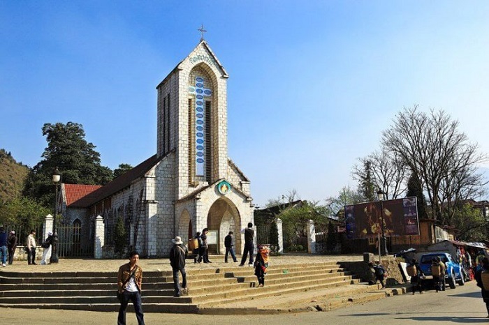 Tour du lịch Sapa - Nhà thờ đá Sa Pa