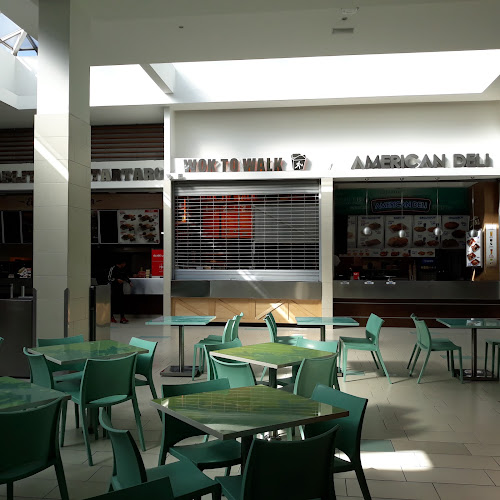 Quicentro Shopping, Avenida Naciones Unidas, Av. 6 de Diciembre Local 073, Quito 170102
