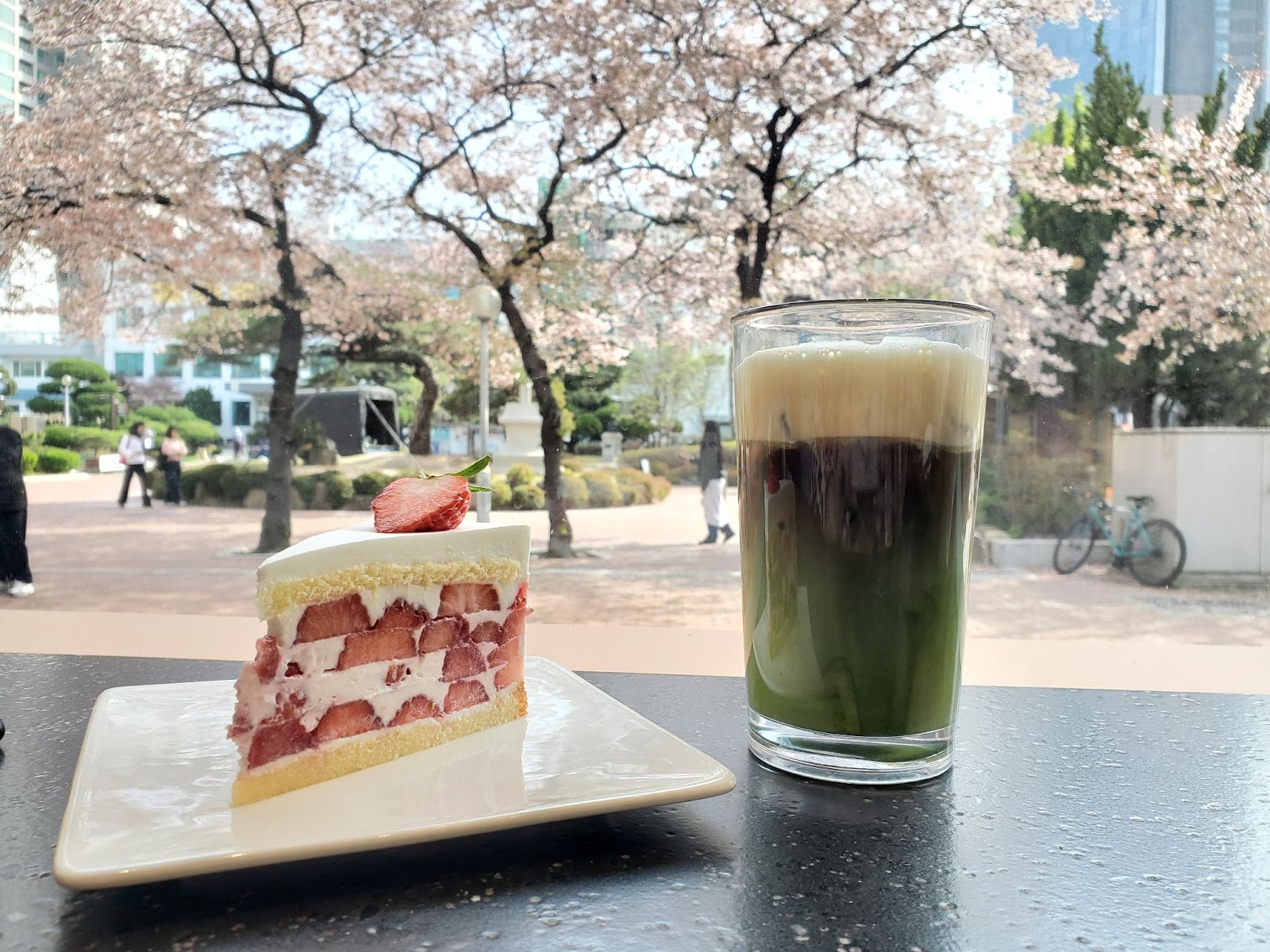 大邱賞櫻 咖啡名家草莓蛋糕 咖啡廳