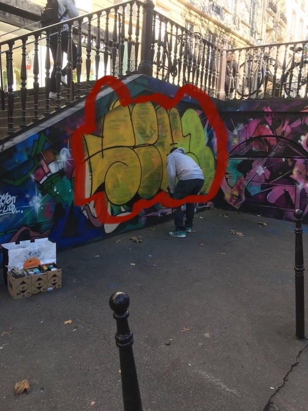 Laisser-Faire - graffitis - Paris 2021 - Qsb75