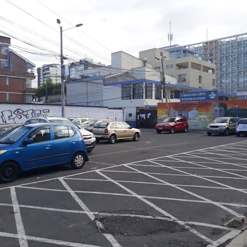Opiniones de Colegio De Quimicos, Bioquimicos Y Farmaceuticos De Pichincha en Quito - Escuela