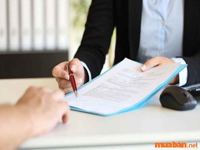  Đọc kỹ các điều khoản hợp đồng trước khi ký