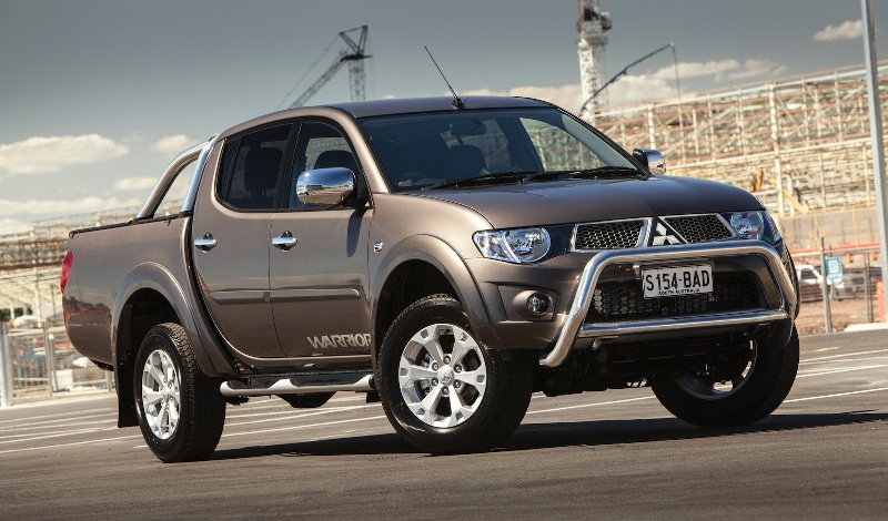 mitsubishi strada triton bekas 