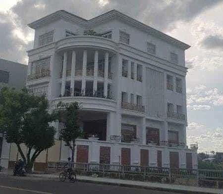 Ngạo nghễ Việt Nam