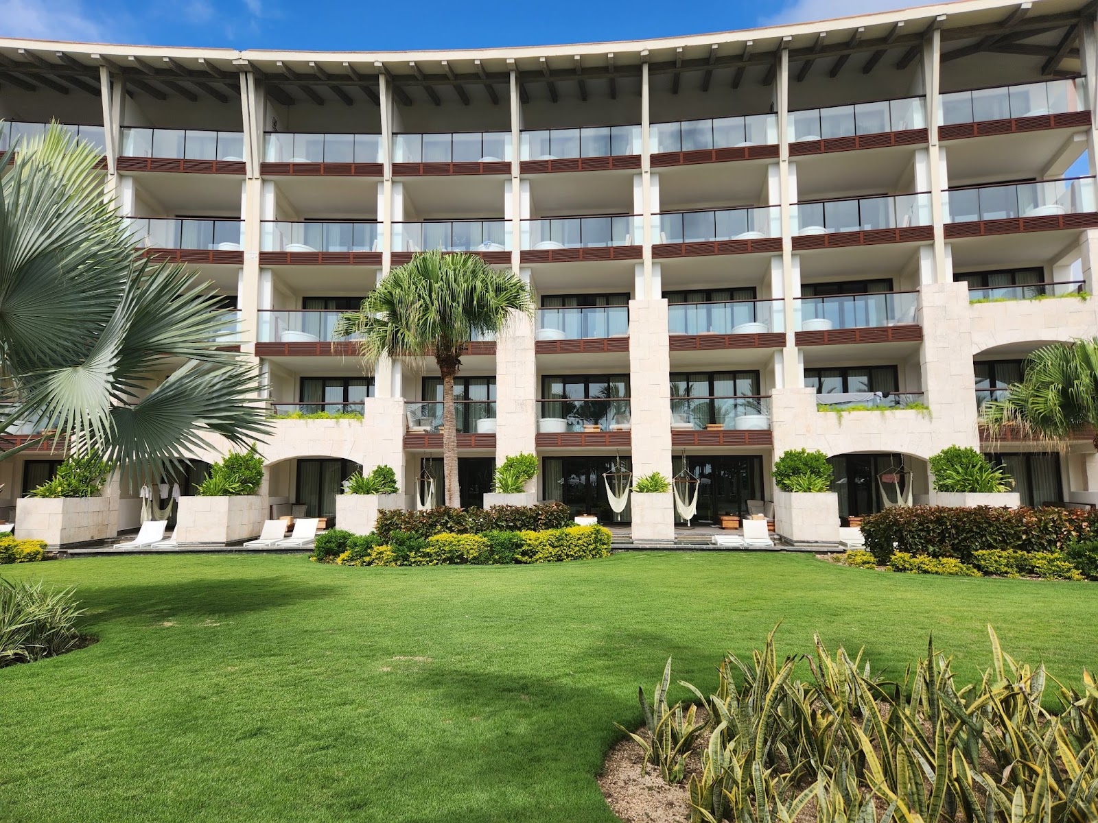 The landscaping in front of the swim up suites at UNICO 20 87