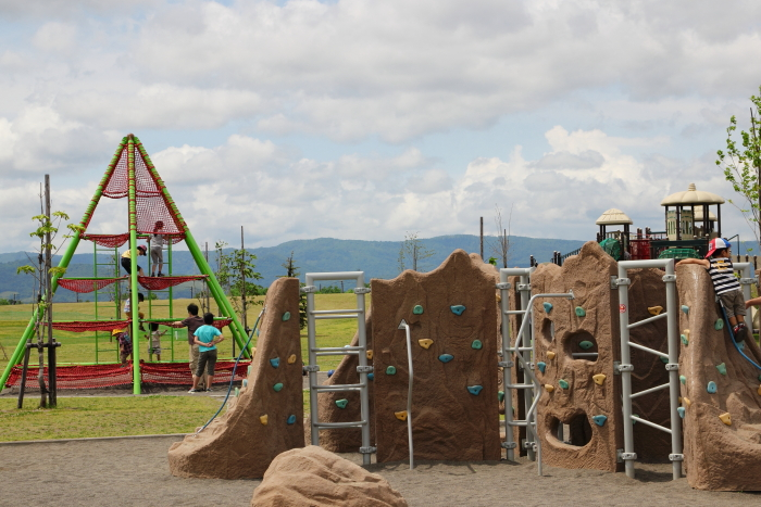 6.幼児向けの遊具がたくさん「東光スポーツ公園」