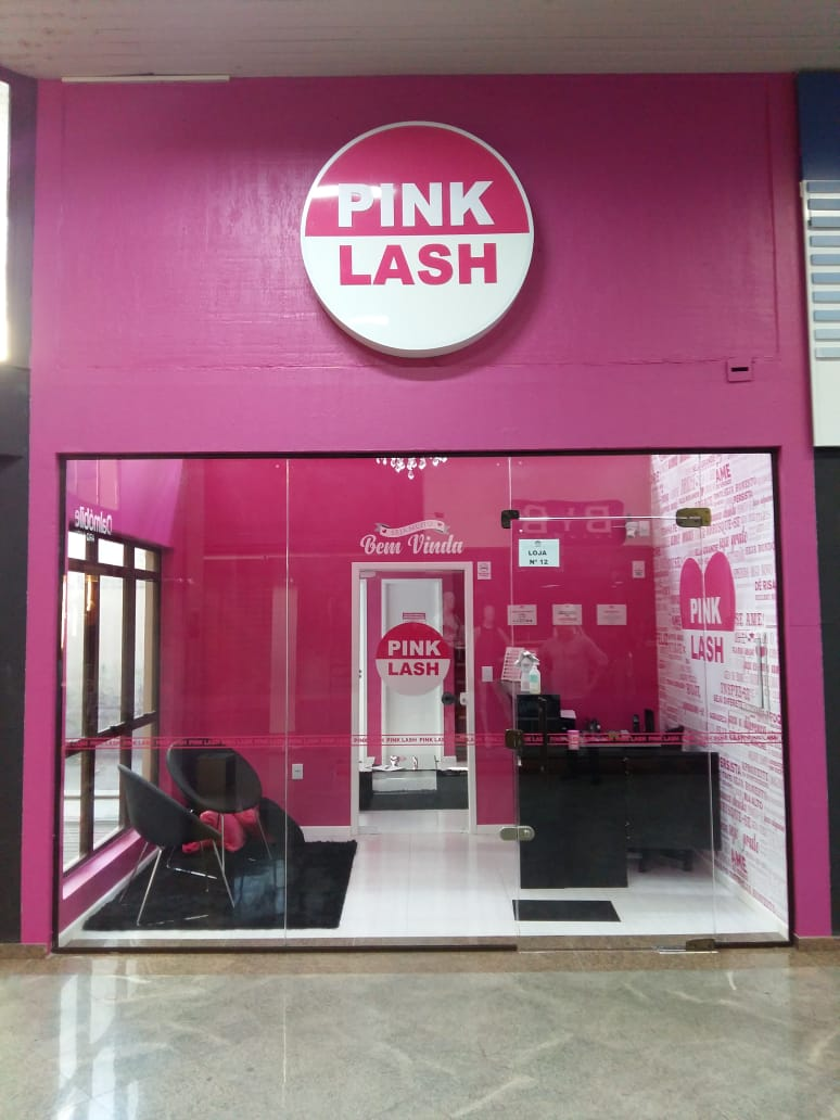 A Pink Lash é uma franquia de extensão de cílios do Brasil. 