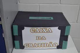 Uma imagem contendo mesa

Descrição gerada automaticamente