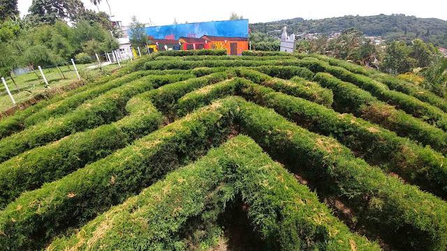 Labyrinth at Buenos Aires Restaurant in Ataco