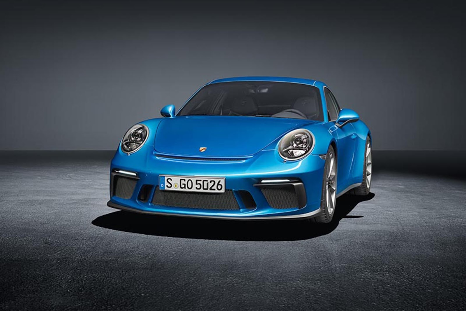 2018-porsche-911-gt3-touring-front.jpg