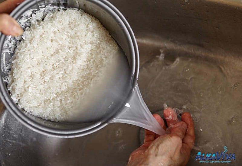 NẤU CƠM DẺO NGON HƠN NHỜ NƯỚC ĐIỆN GIẢI ION KIỀM ALKAVIVA