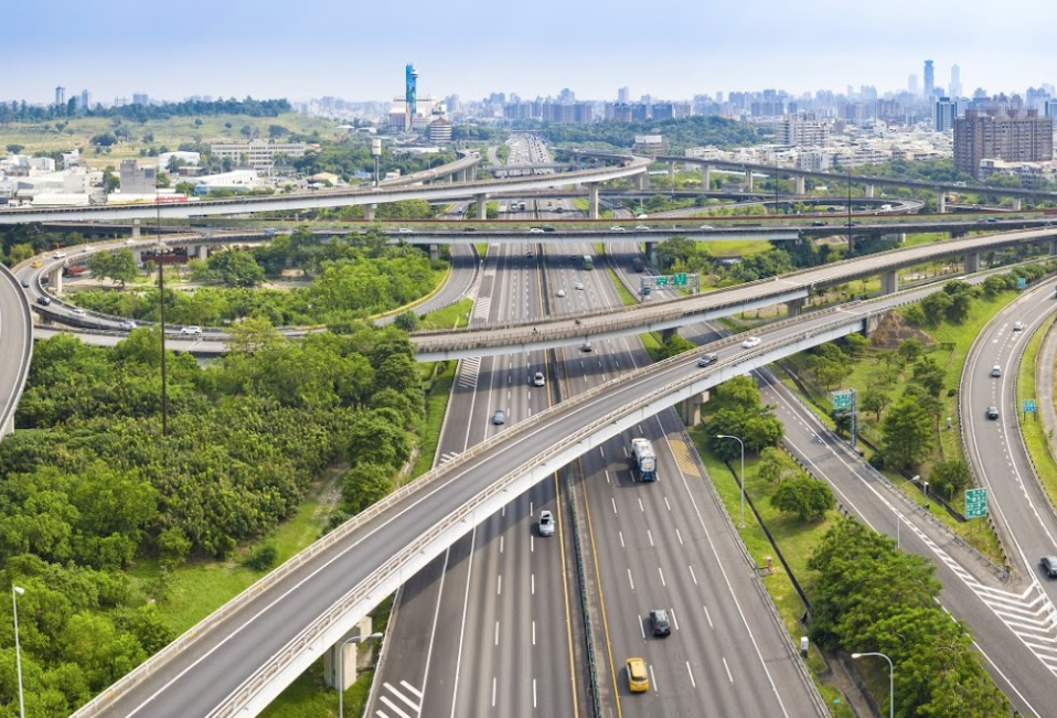 台灣的高速公路和隧道大部份不設收費站，電子收費系統會自動計算路費