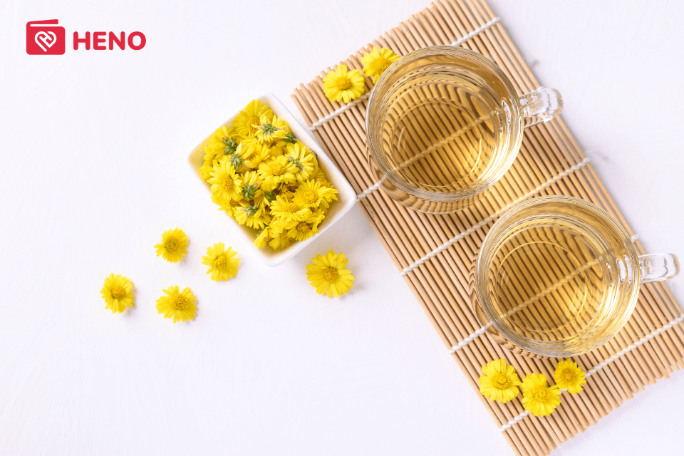 Trà hoa cúc giúp cơ thể thư giãn vào buổi sáng