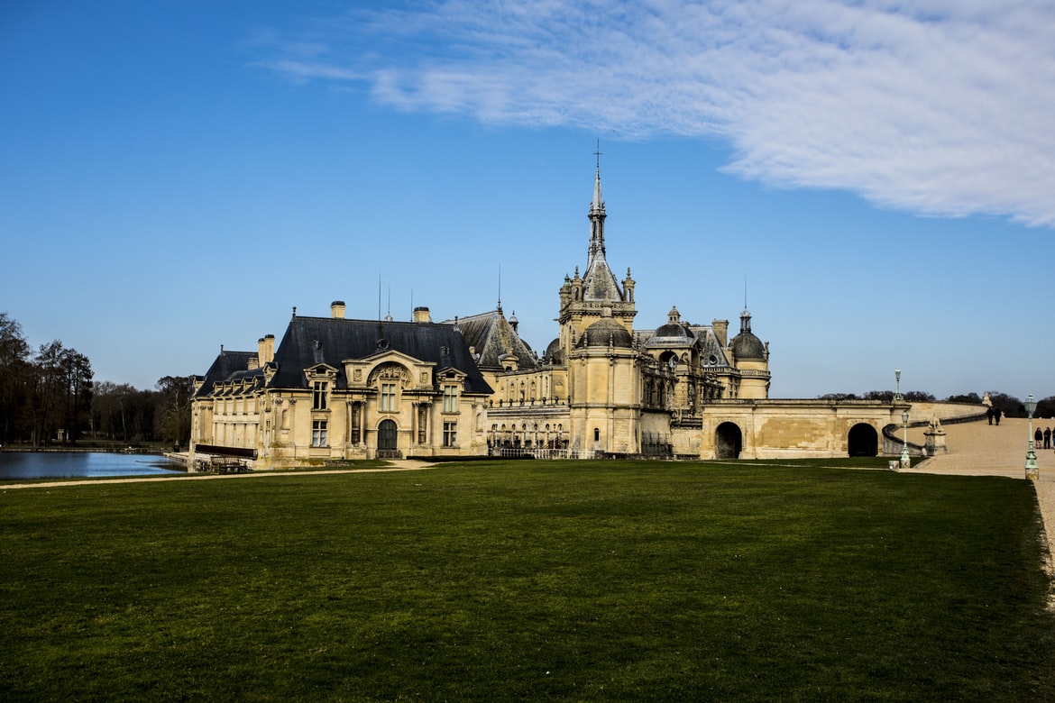 10 Best Castles To Visit In France