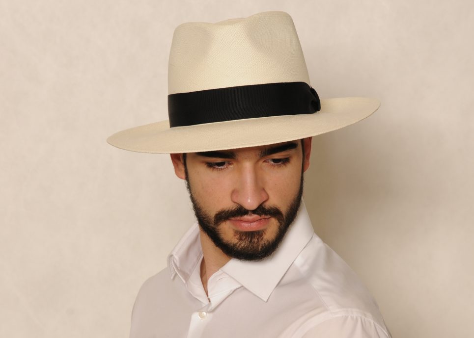 elegancki mężczyzna w kapeluszu