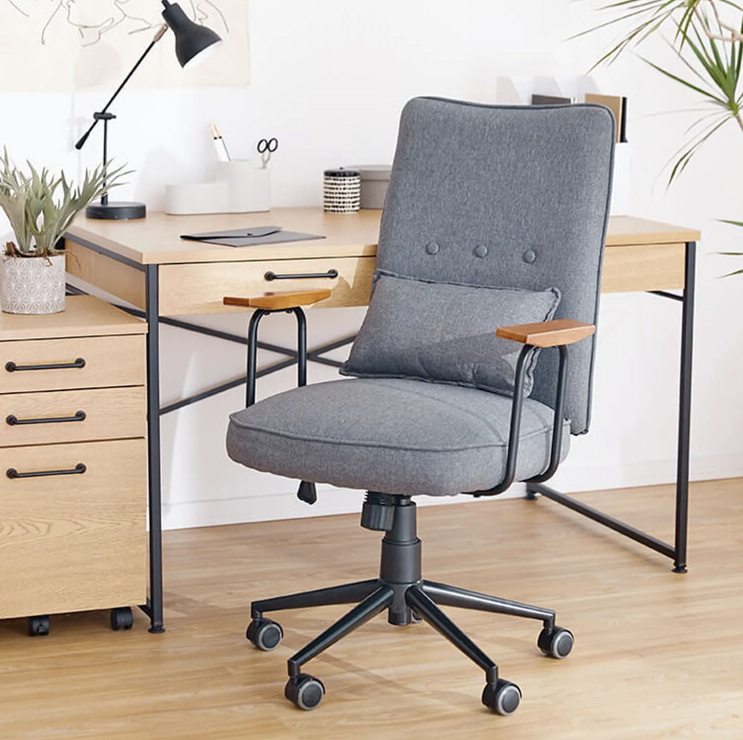 （18）全面クッション素材で長時間の作業をサポート！おしゃれなデザインにこだわった「[幅60]デスクチェア オフィスチェア キャスター 椅子 チェア 学習椅子」