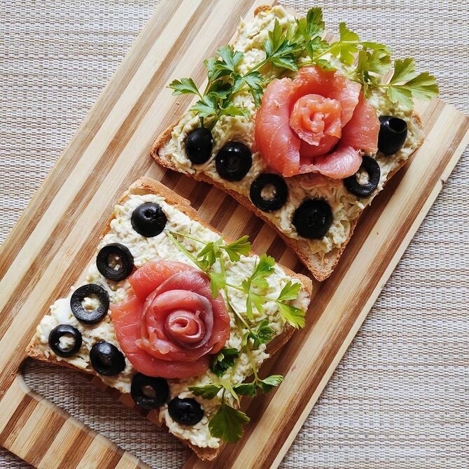 Appetizing appetizer - sandwiches for the New Year's table 14