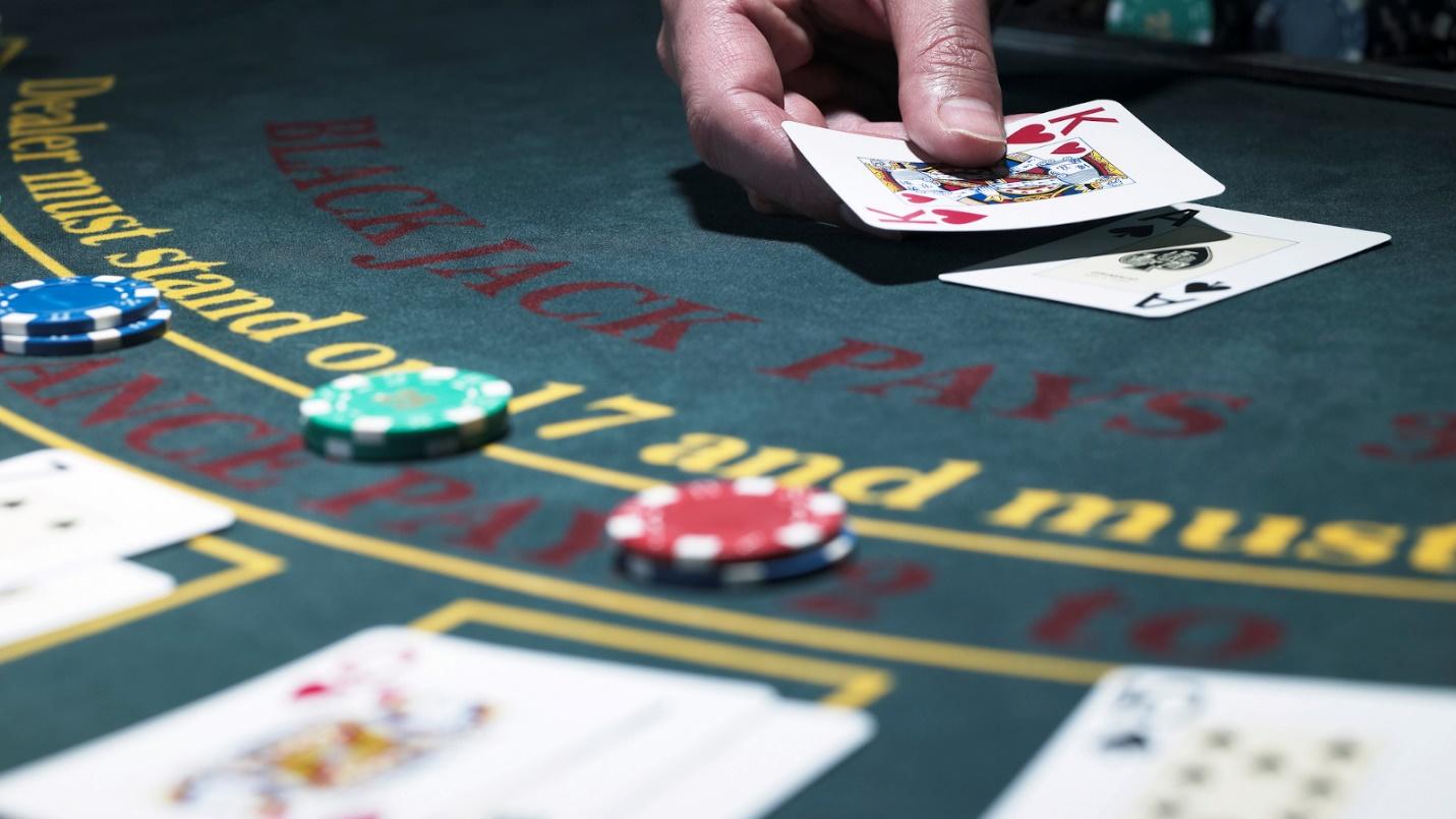 Casinos vs. Counters - How Blackjack Works | HowStuffWorks