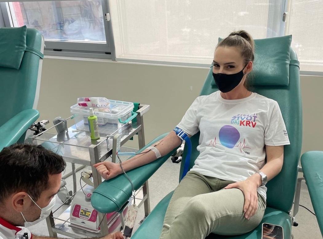 Coinis Employee donating blood