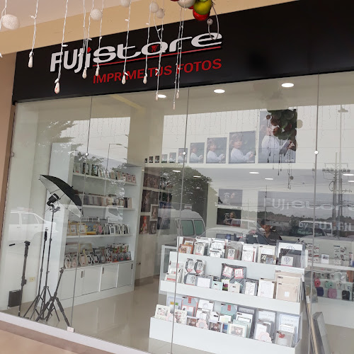 Opiniones de Fujistore en Guayaquil - Estudio de fotografía