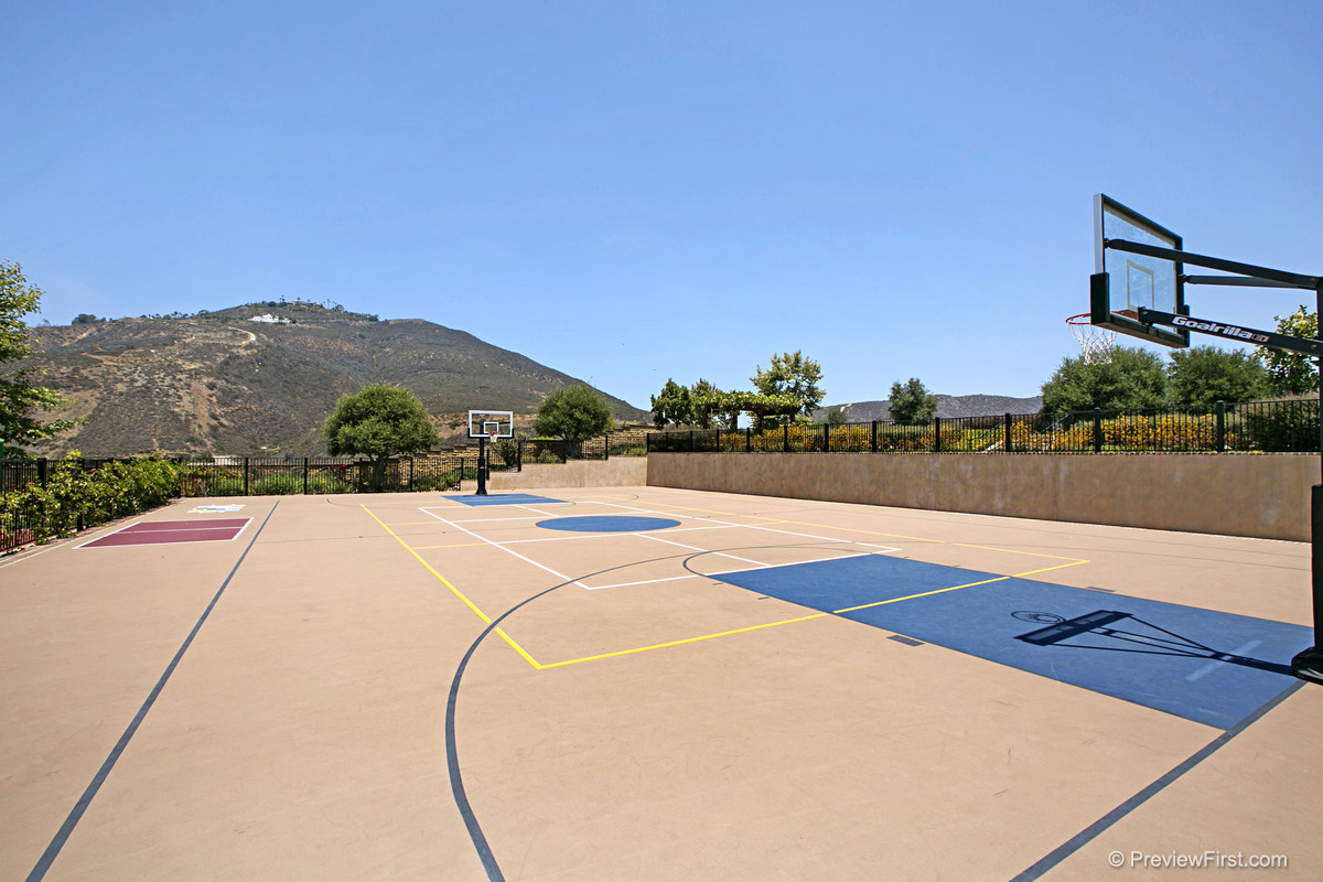 The Bridges Basketball Court
