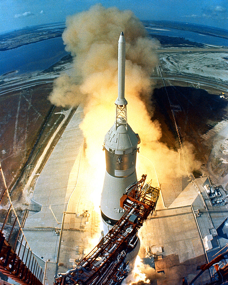 800px-Apollo_11_Launch2.jpg