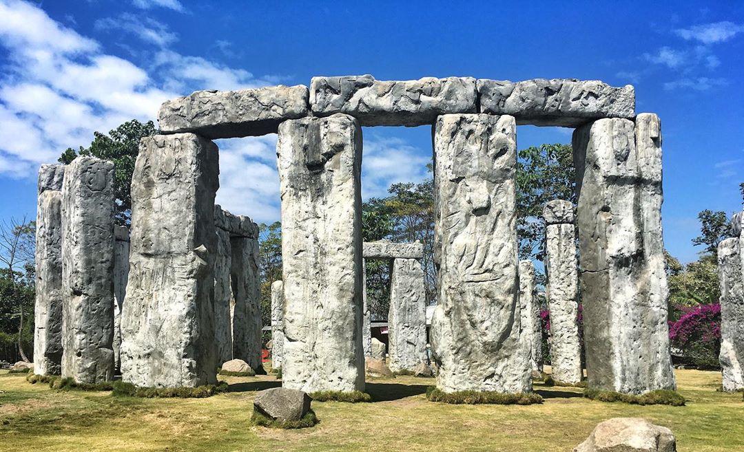 stonehenge jogja