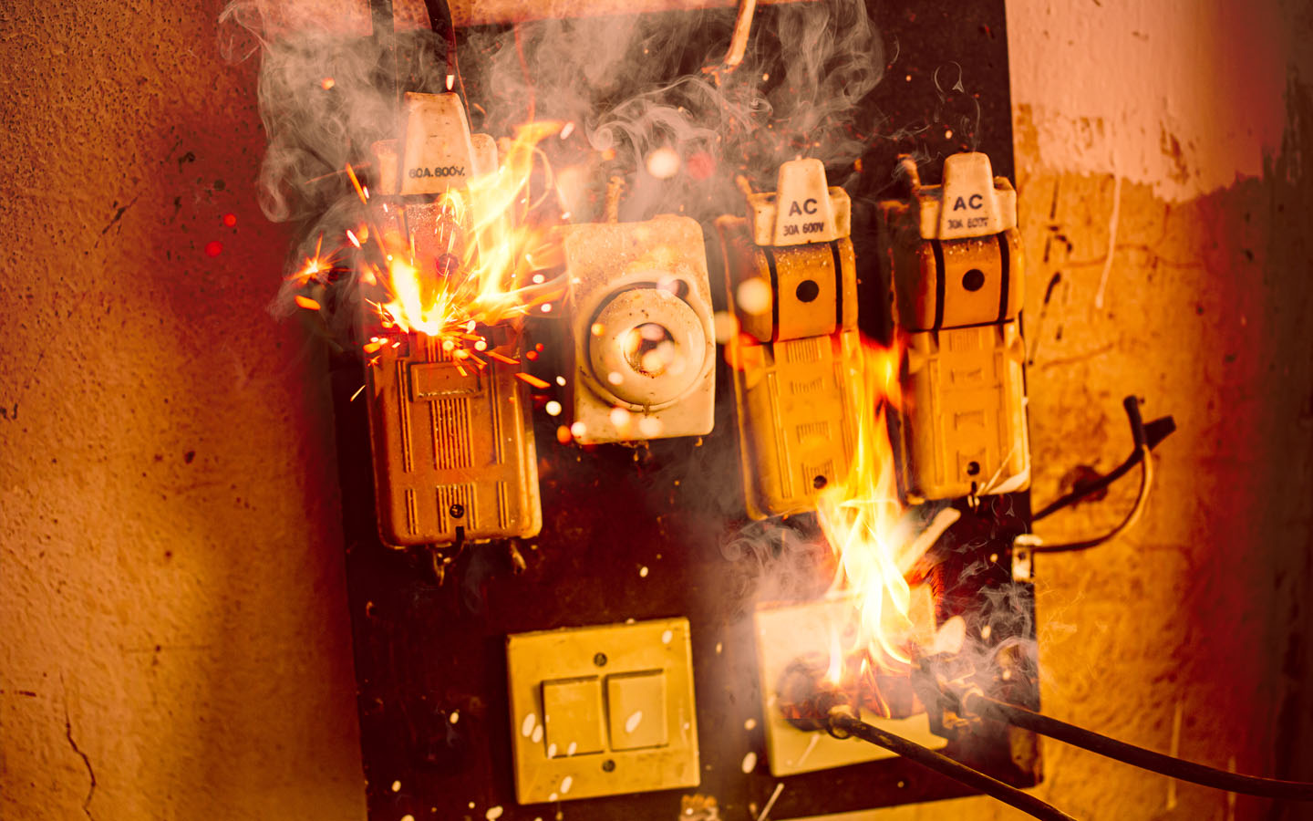 home maintenance mistakes: fuse burns down 
