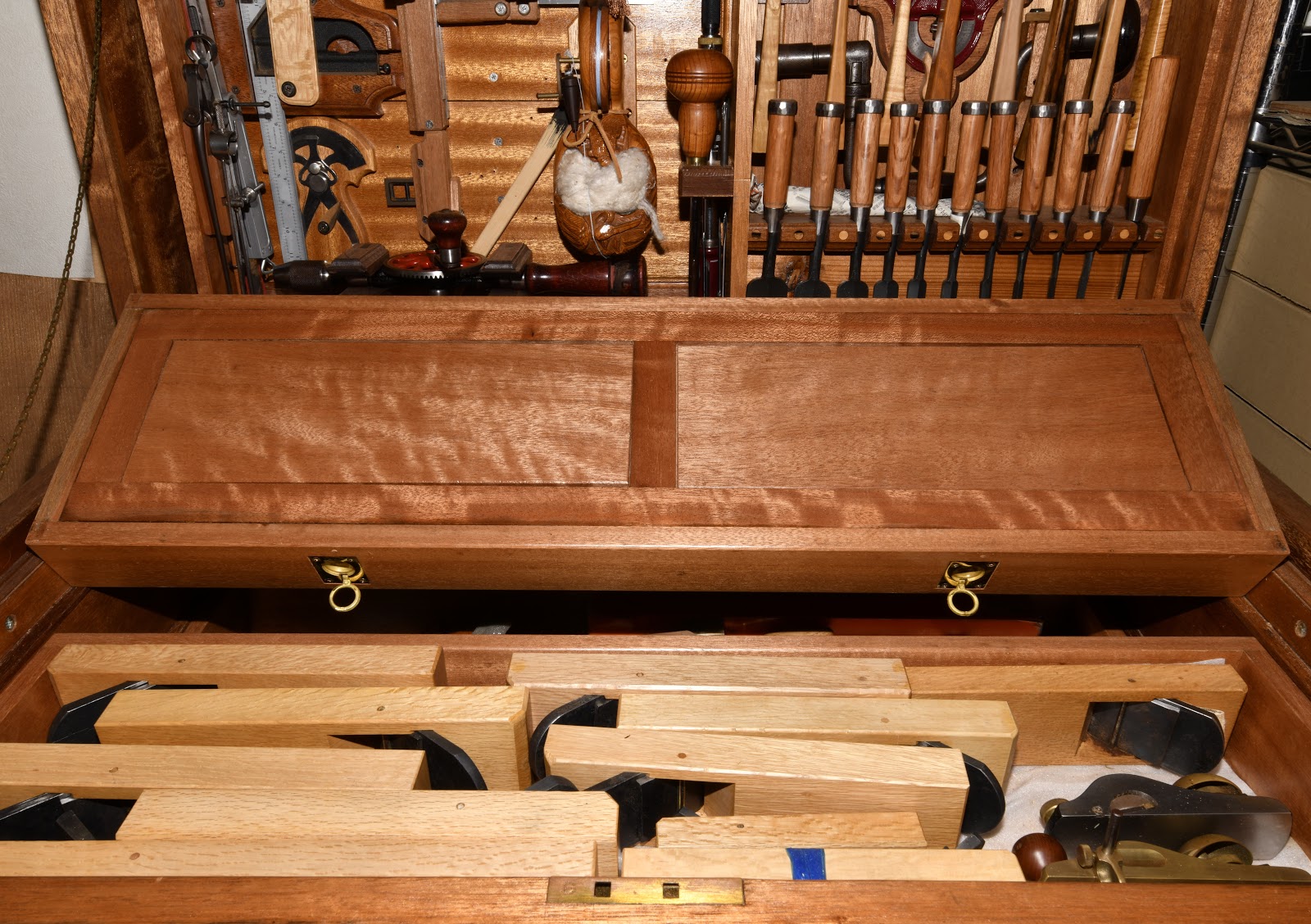 The story behind the project: cypress plate rack - FineWoodworking