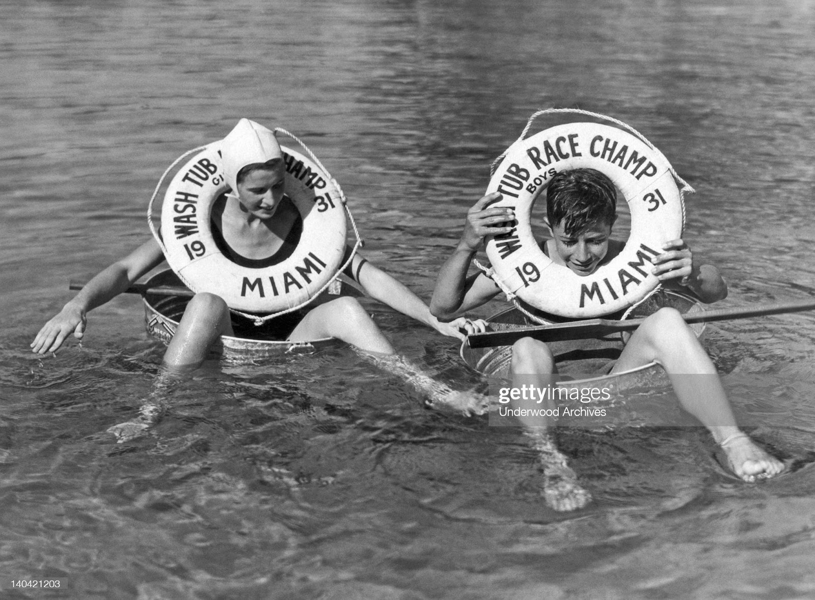 D:\Documenti\posts\posts\Miami\foto\spiagge\the-respective-boy-and-girl-winners-of-the-1931-miami-florida-washtub-picture-id140421203.jpg