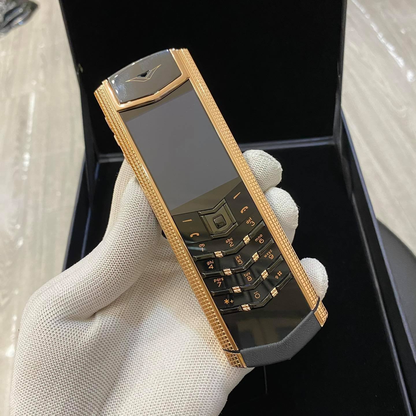 Vertu Signature S Clous De Paris Vàng Khối - Tuyệt tác của thời đại