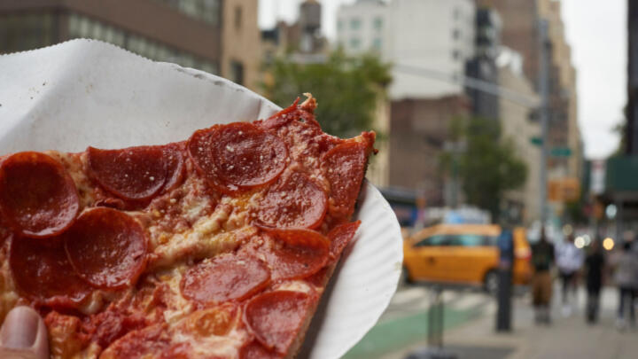 planes de cumpleaños en Nueva York, pizza
