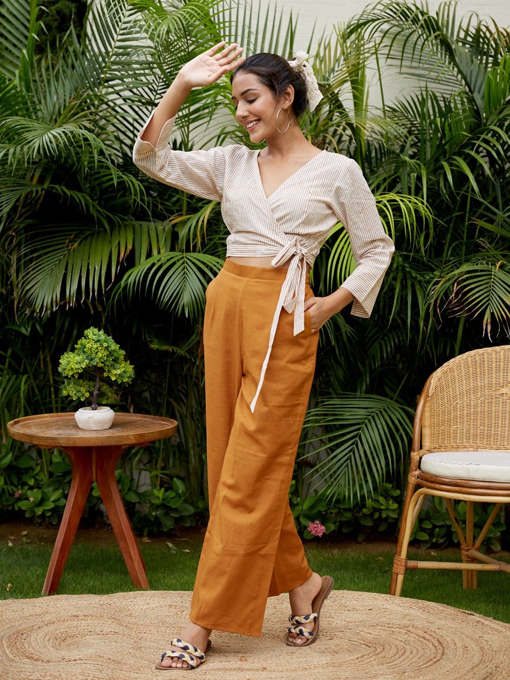 the loom - Cotton Overlap Crop Top