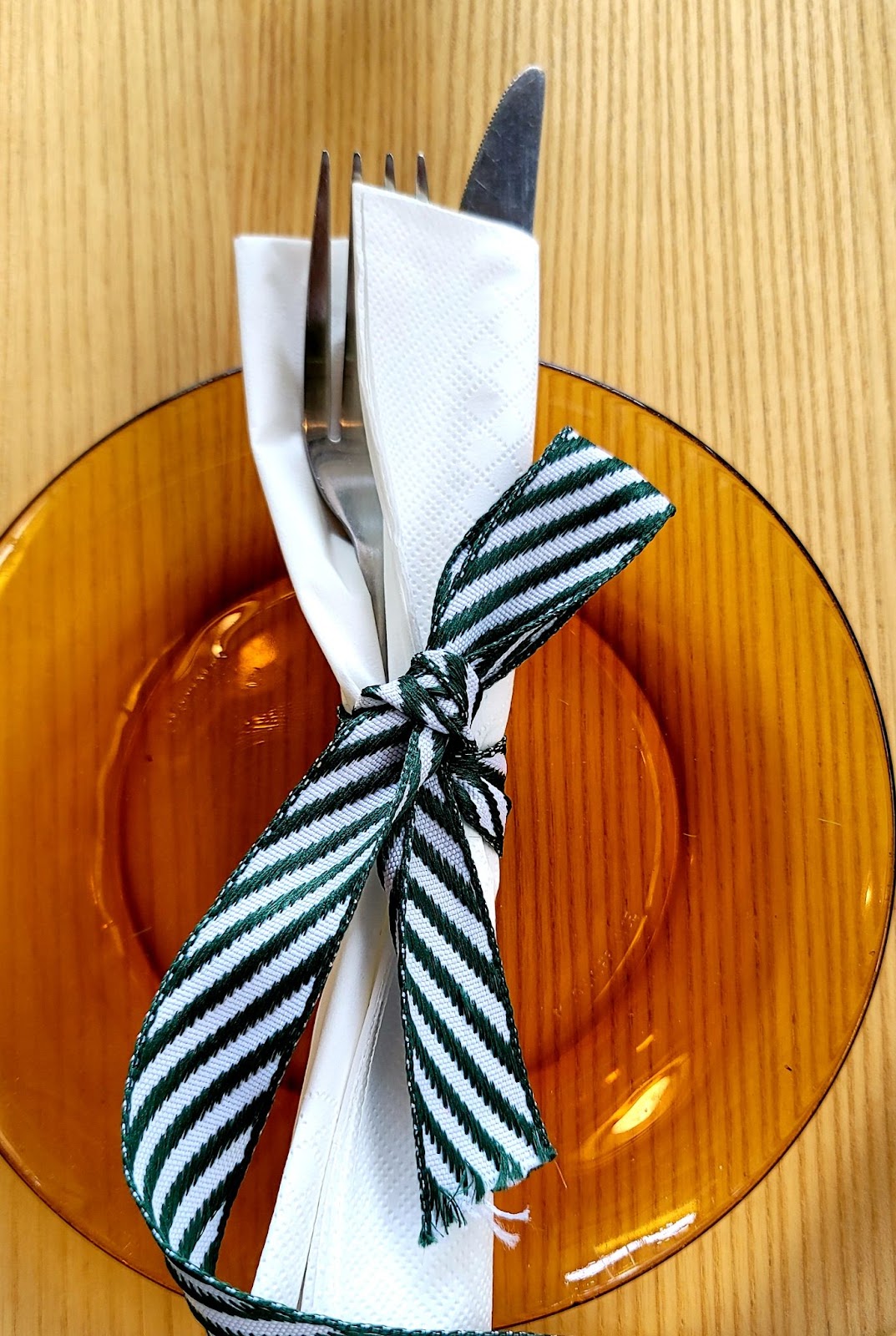 paper napkin with ribbon