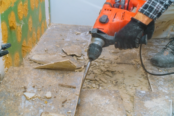 removal-old-floor-hammer-fragments-ceramic-tiles