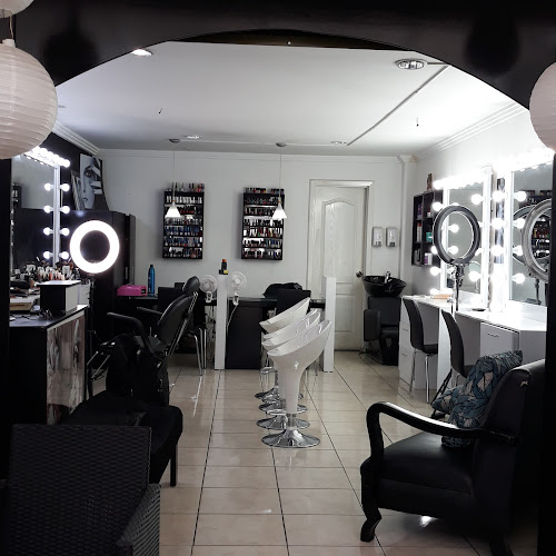 Makeup By Roxy Calderón