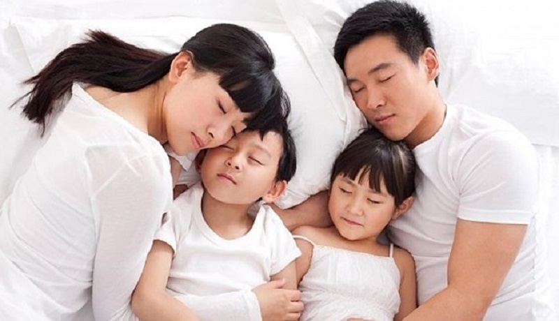  Nên lựa chọn giường có kích thước rộng rãi cho gia đình 4 thành viên