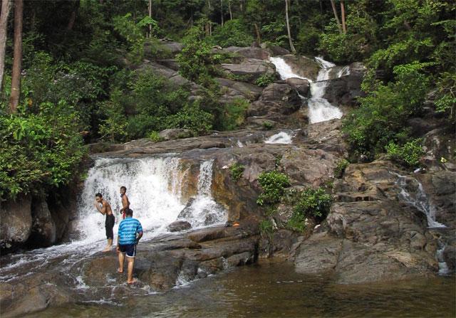 Air terjun Gunung Ledang yang popular.